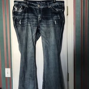 Ariya Women’s Flare Leg Jeans 20